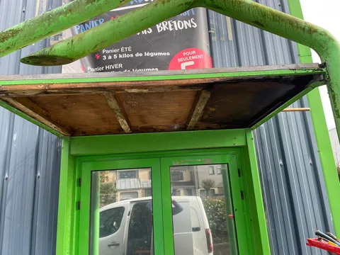 Auvent d’entrée avant réparation